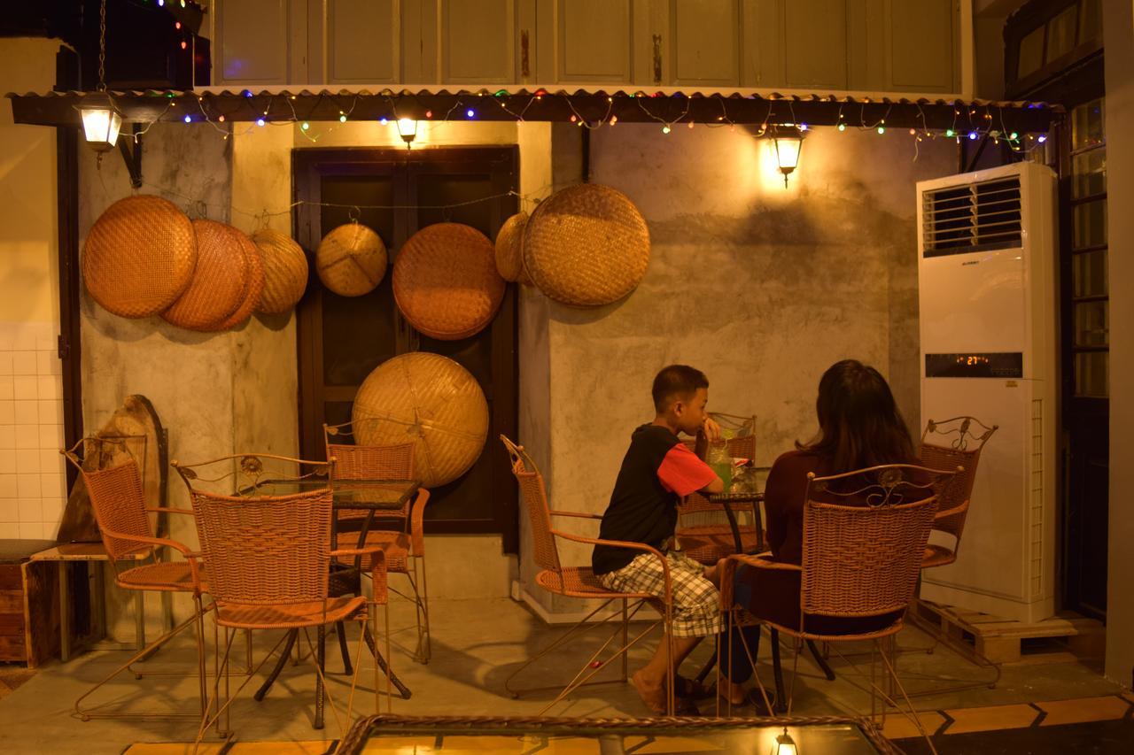 21 Hostel Yangon Extérieur photo